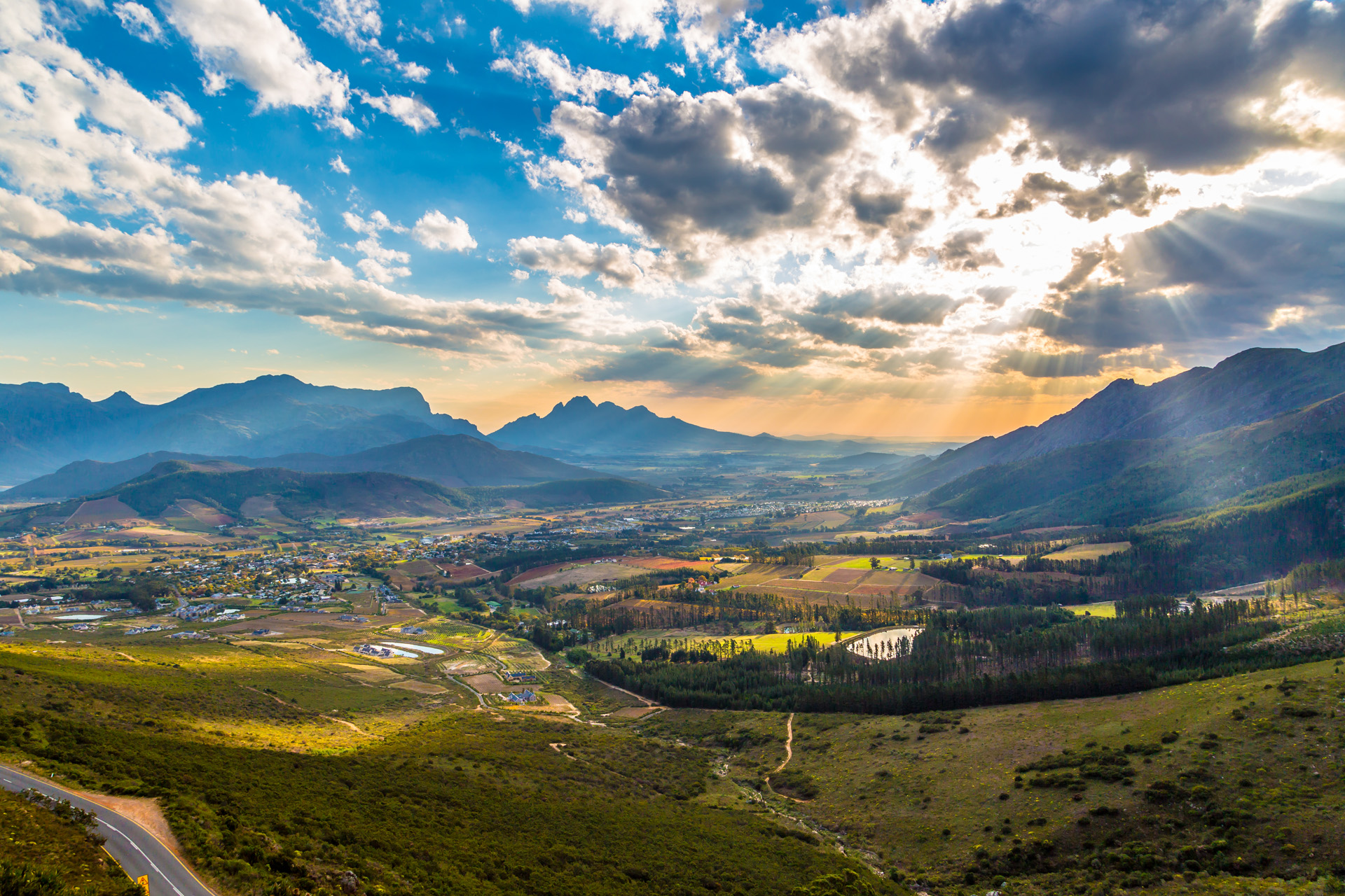 Scenic Franschhoek in the middle of the South African winelands with its beautiful vineyards