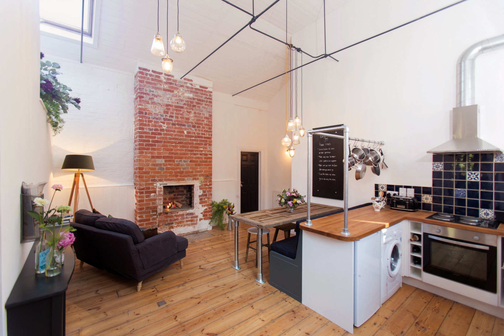 Two Bare Feet – Winchester, Hampshire