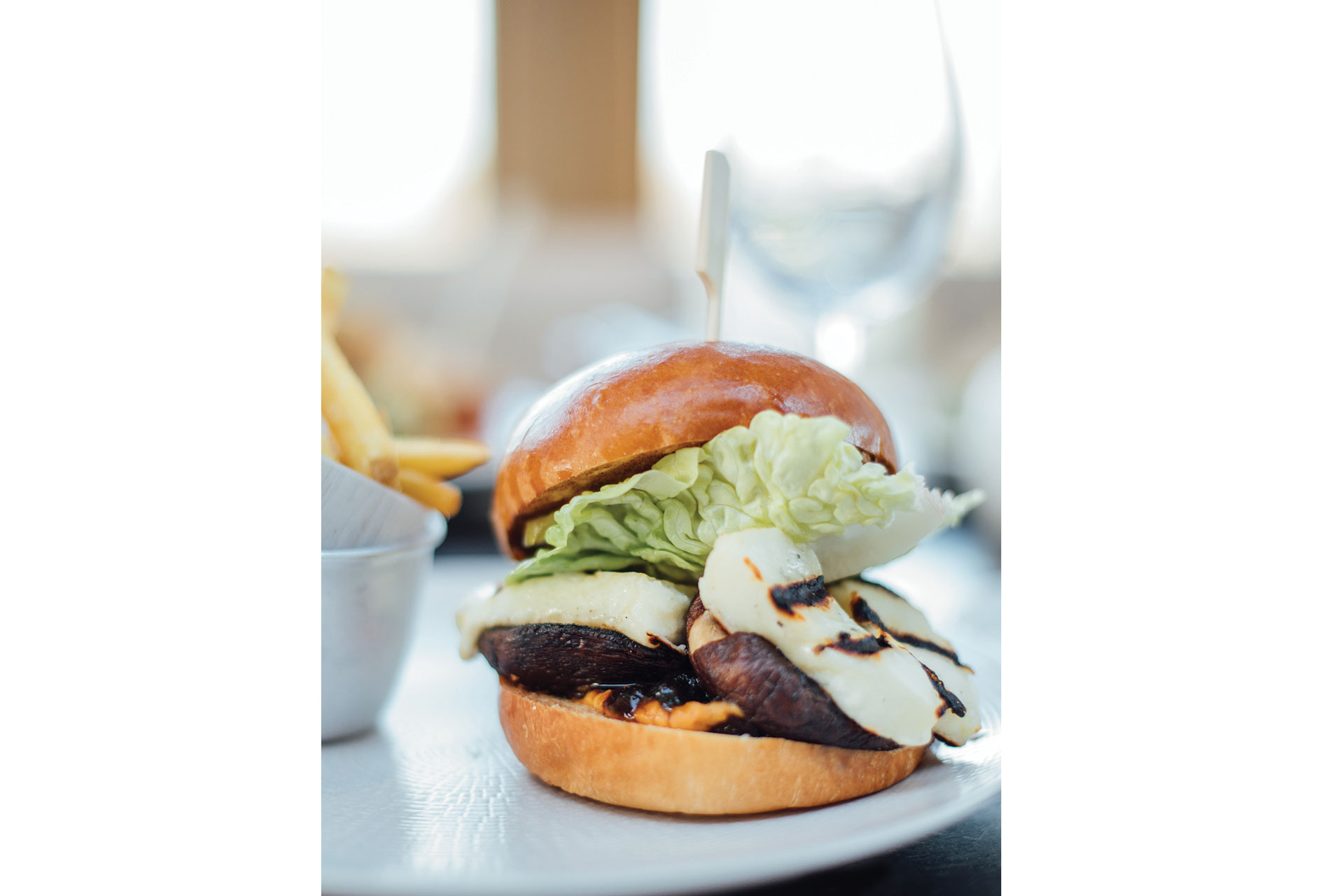 Halloumi & Portobello Mushroom Burger, Polecat Inn