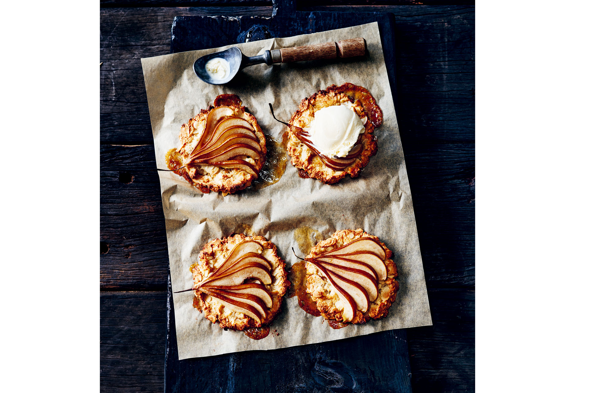 almond-crisp-with-maple-pears