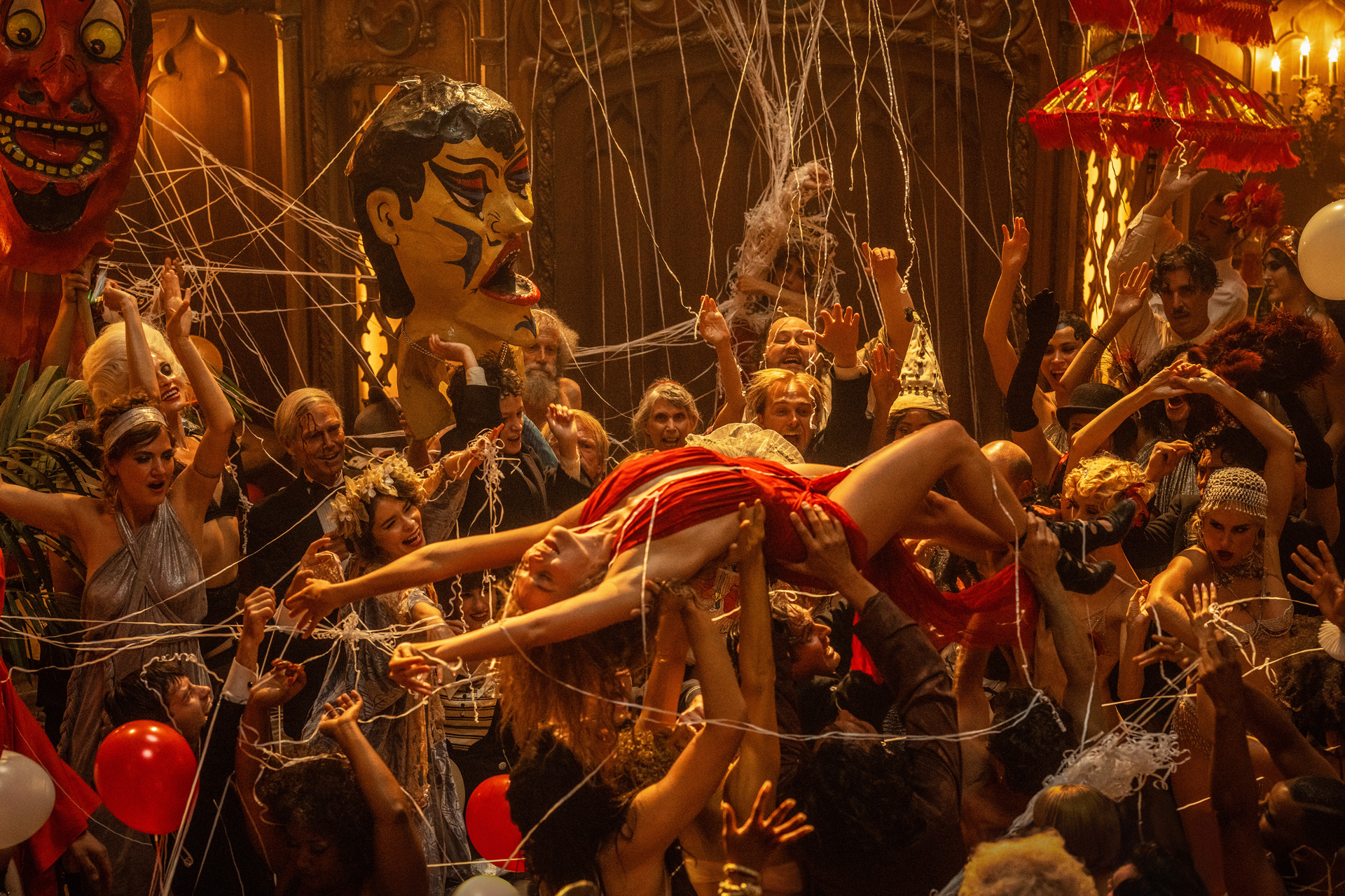 Where Was Babylon Filmed? (& Can You Visit?)