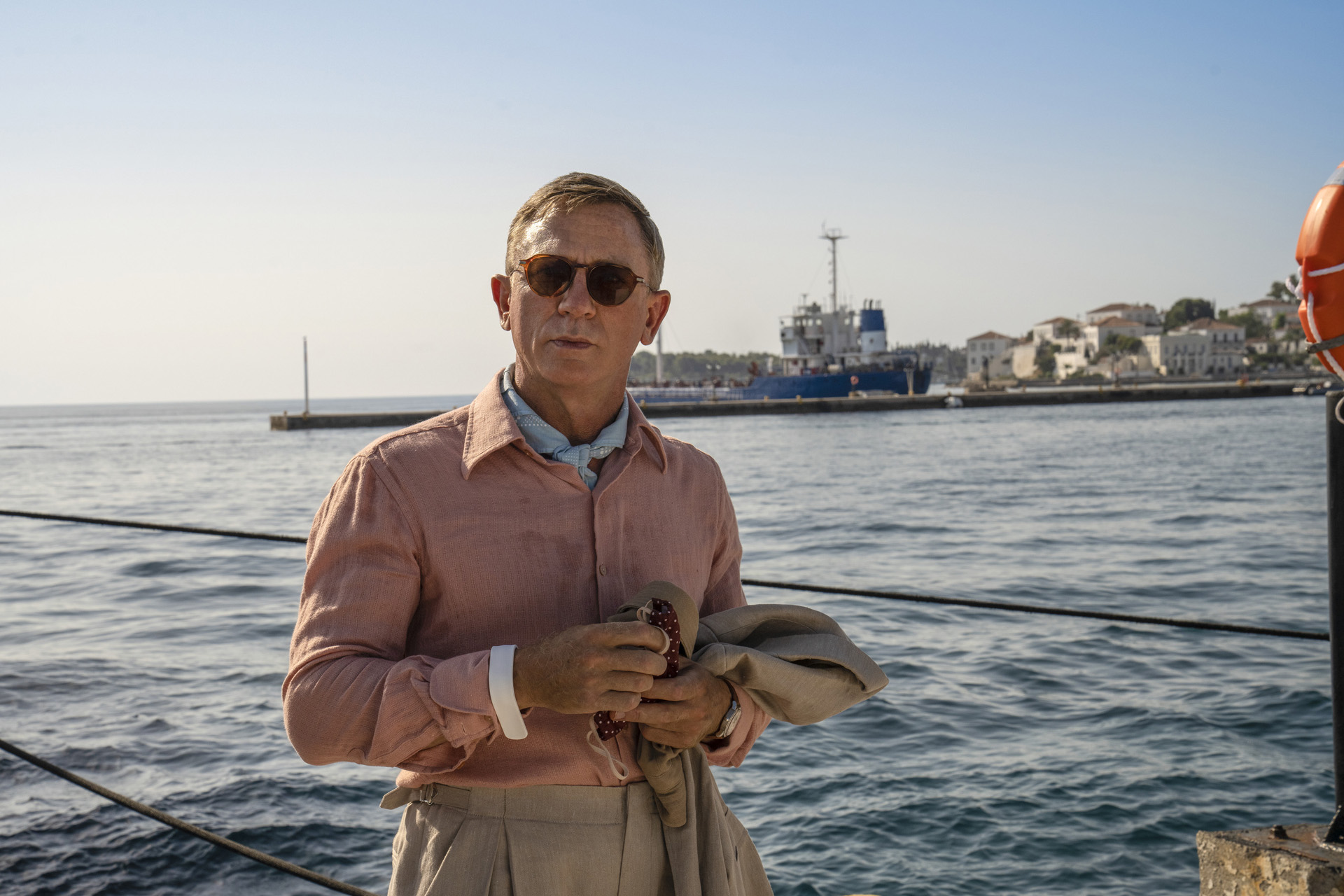 Daniel Craig in Glass Onion