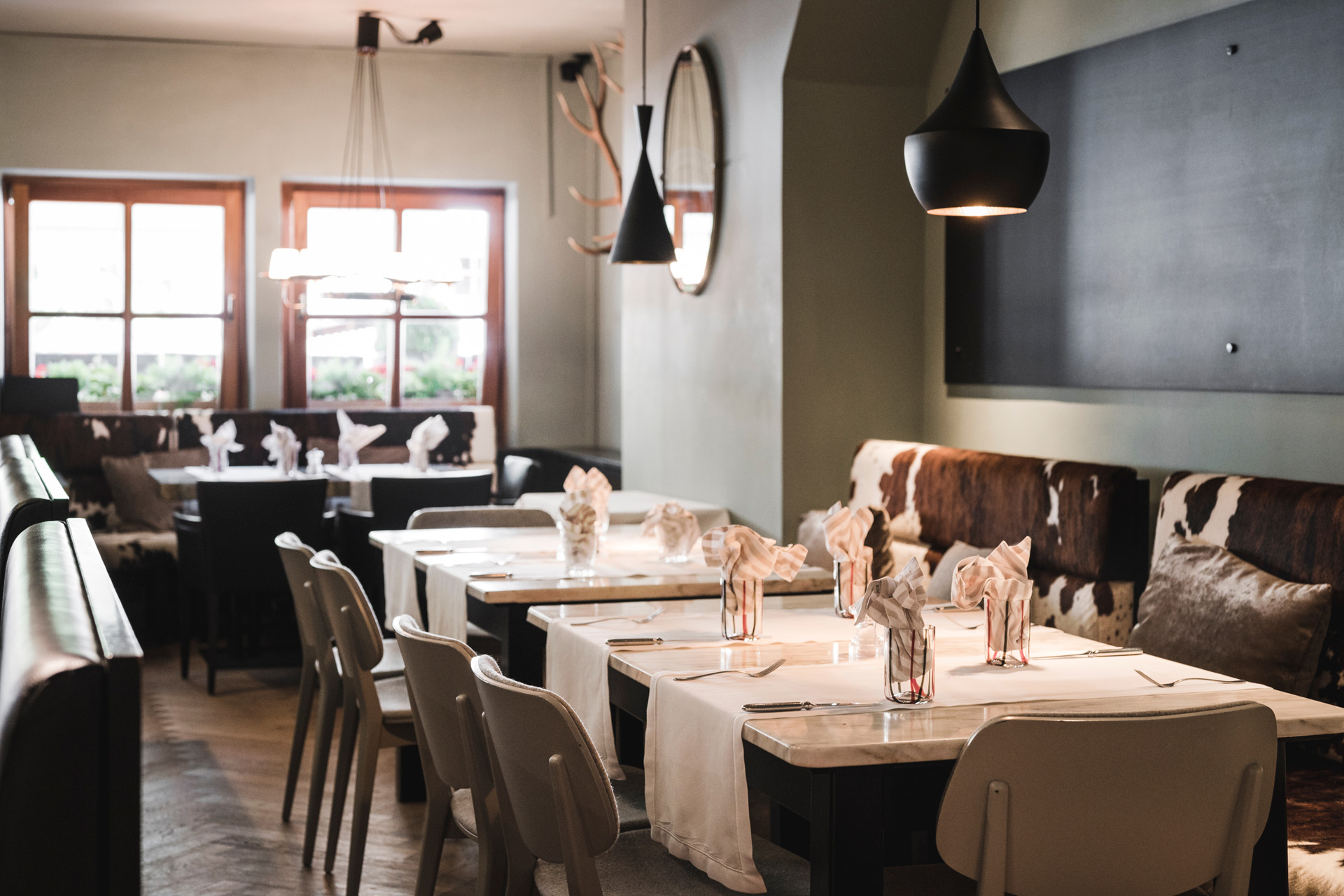 The wine bar and grill at Rosa Alpina