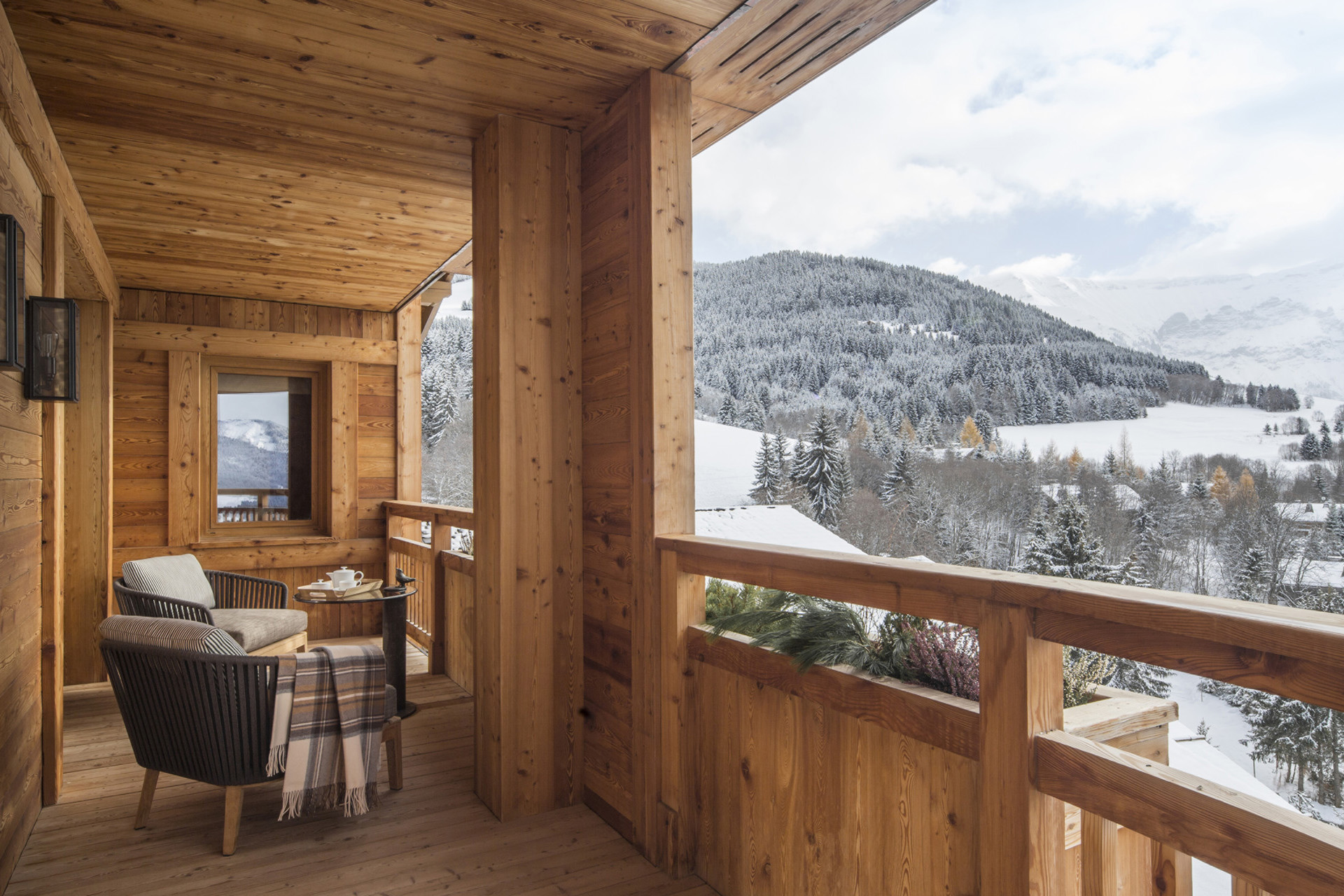 Inside The Elusive Snowy Enclave Of Four Seasons Hotel Megève – Review