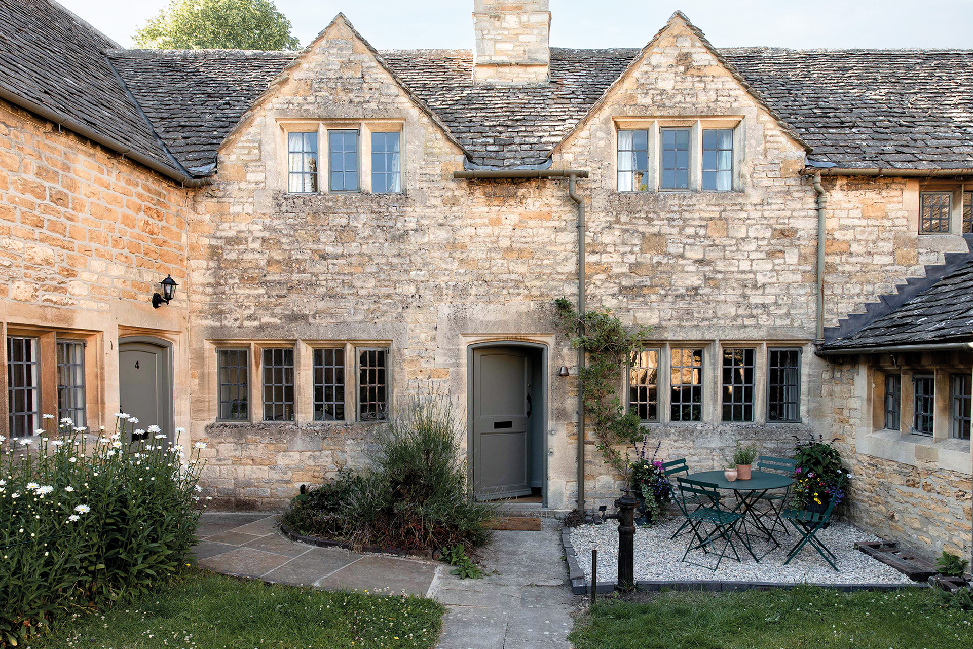 Sand & Stone Escapes – Private Houses