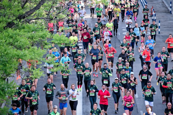 People running in race
