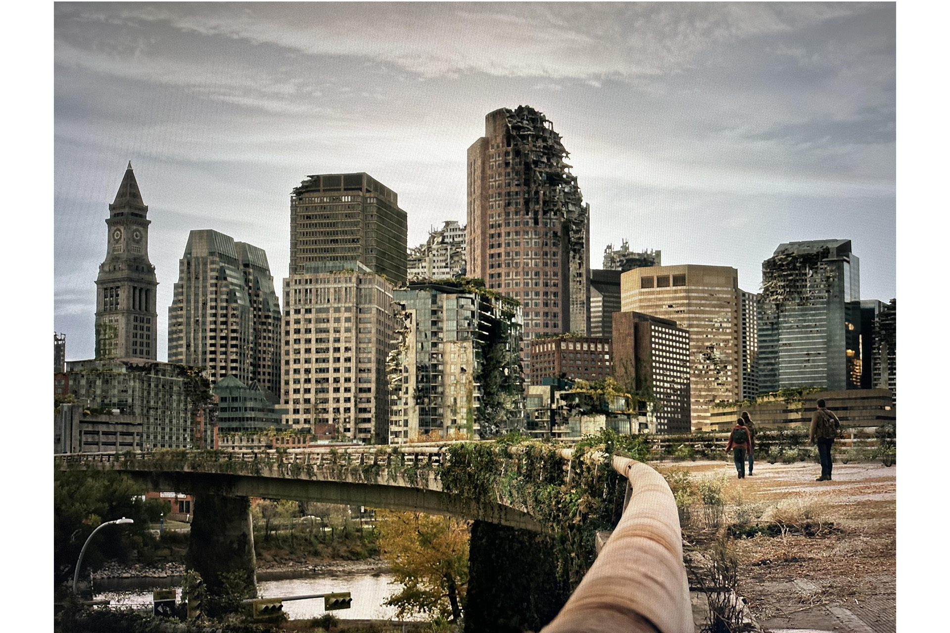 An apocalyptic city in The Last Of Us