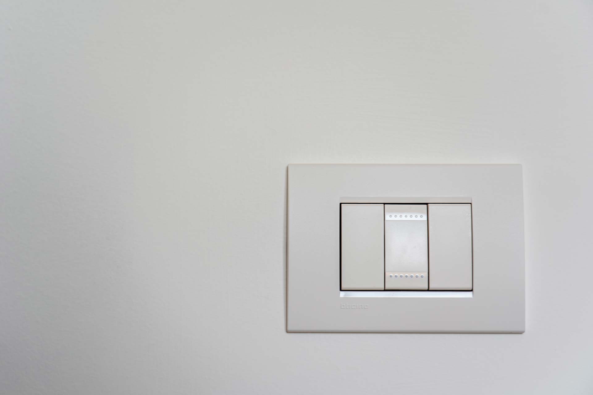 Lightswitch / light switch